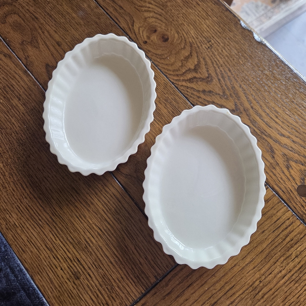 Vintage Hall 853 Mini Fluted Souffle Dishes (Set Of 2)